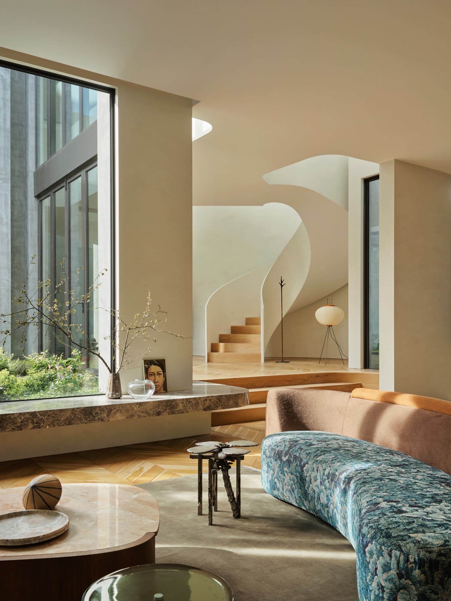 Artisan House — living room with window seat