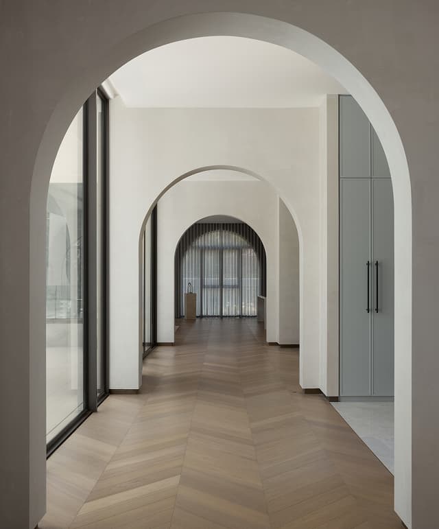 Vaulted hallway in a Yokor project