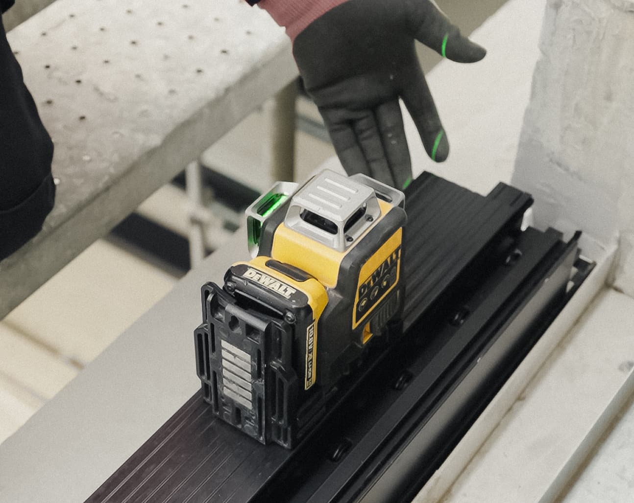 On-site installation tool detail